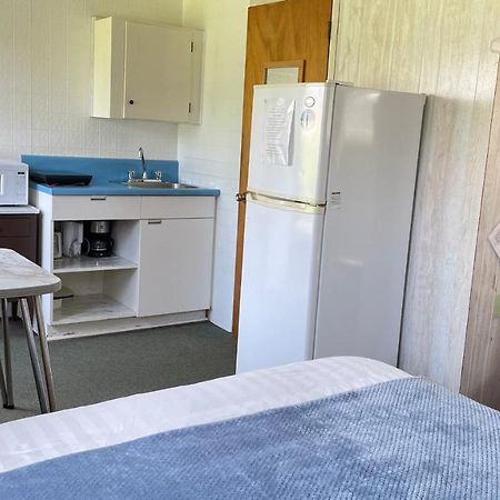 Surrey Rachel'S Motel And Cottages מראה חיצוני תמונה