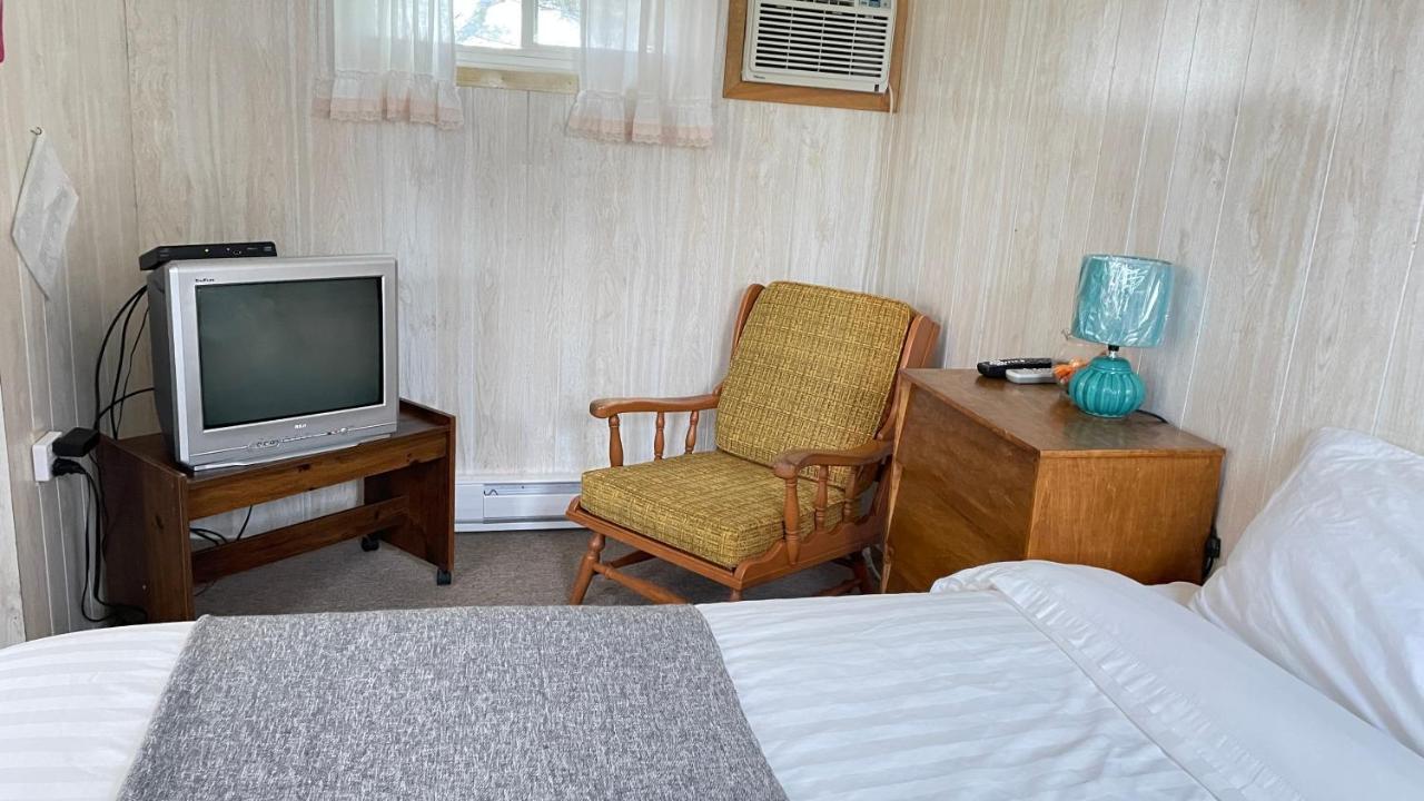 Surrey Rachel'S Motel And Cottages מראה חיצוני תמונה