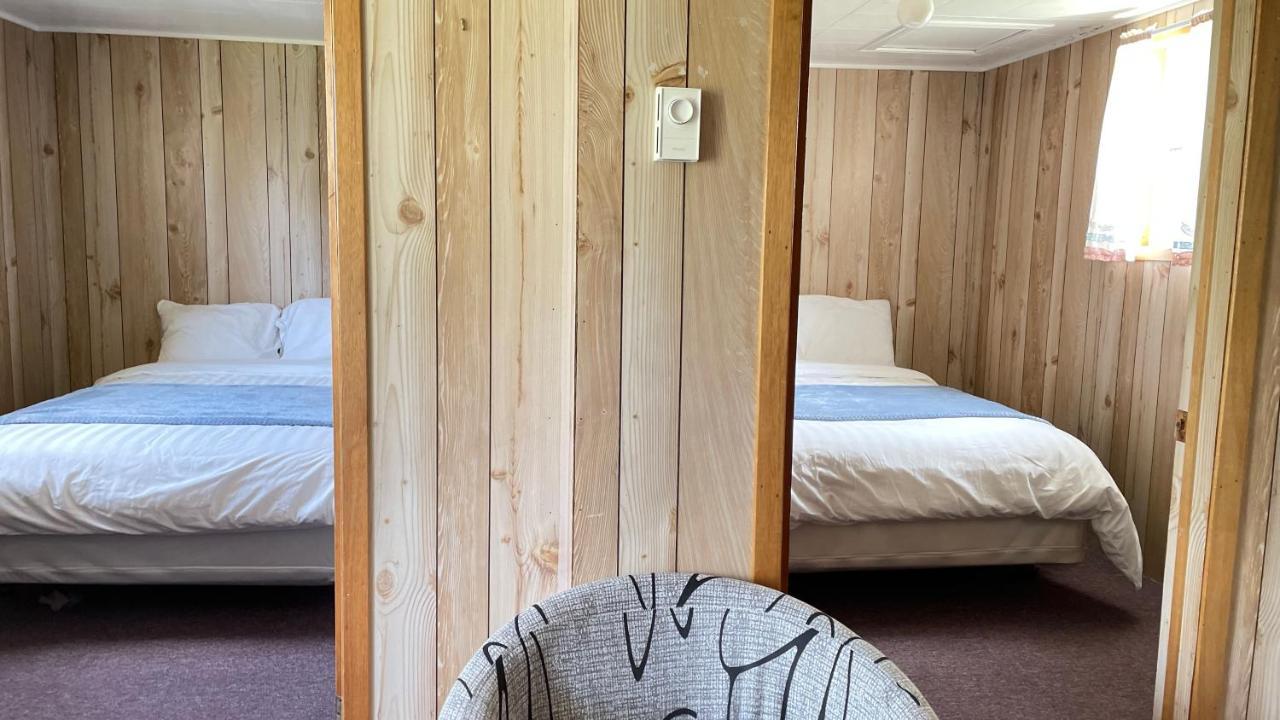 Surrey Rachel'S Motel And Cottages מראה חיצוני תמונה