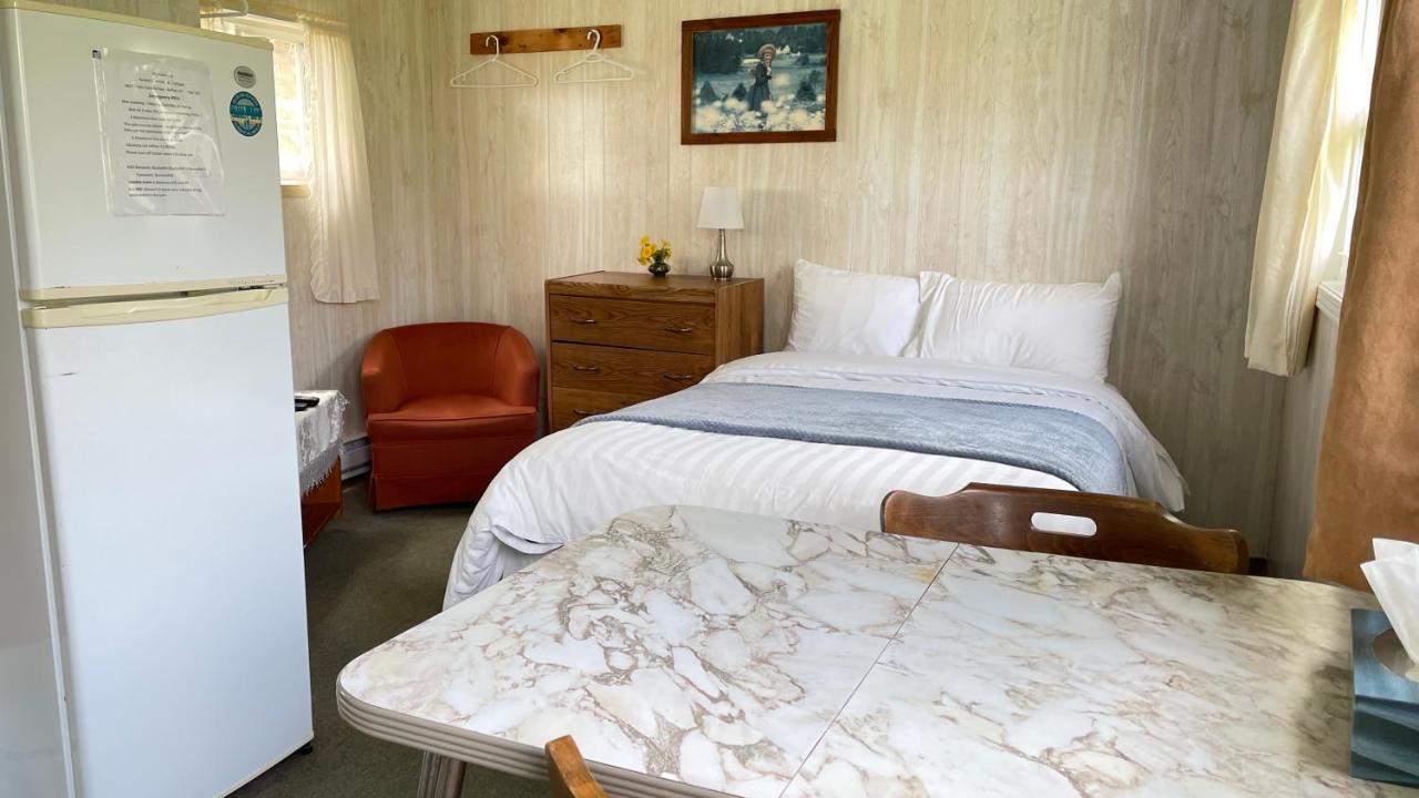 Surrey Rachel'S Motel And Cottages מראה חיצוני תמונה