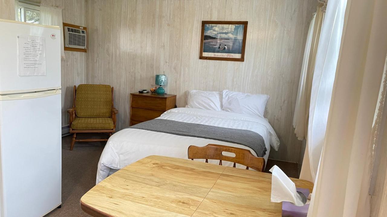 Surrey Rachel'S Motel And Cottages מראה חיצוני תמונה
