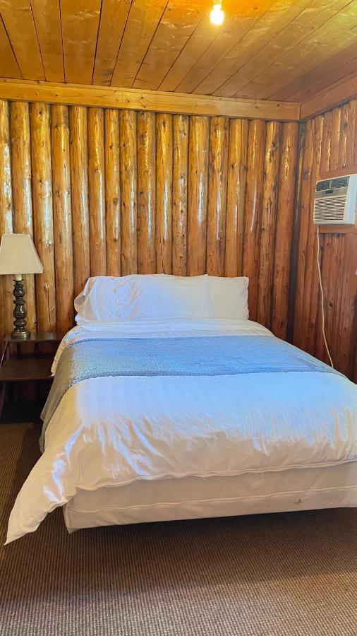 Surrey Rachel'S Motel And Cottages מראה חיצוני תמונה