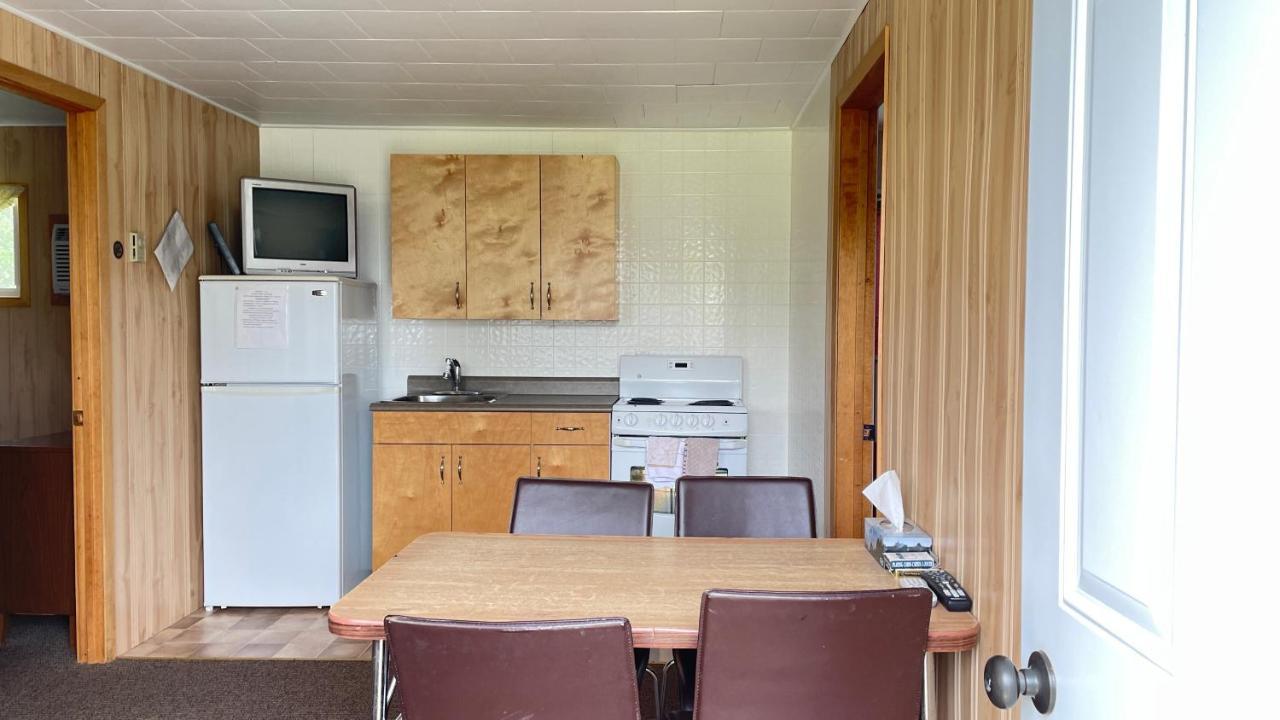 Surrey Rachel'S Motel And Cottages מראה חיצוני תמונה