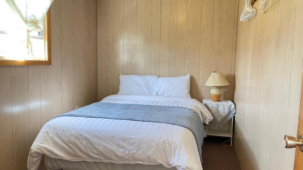 Surrey Rachel'S Motel And Cottages מראה חיצוני תמונה