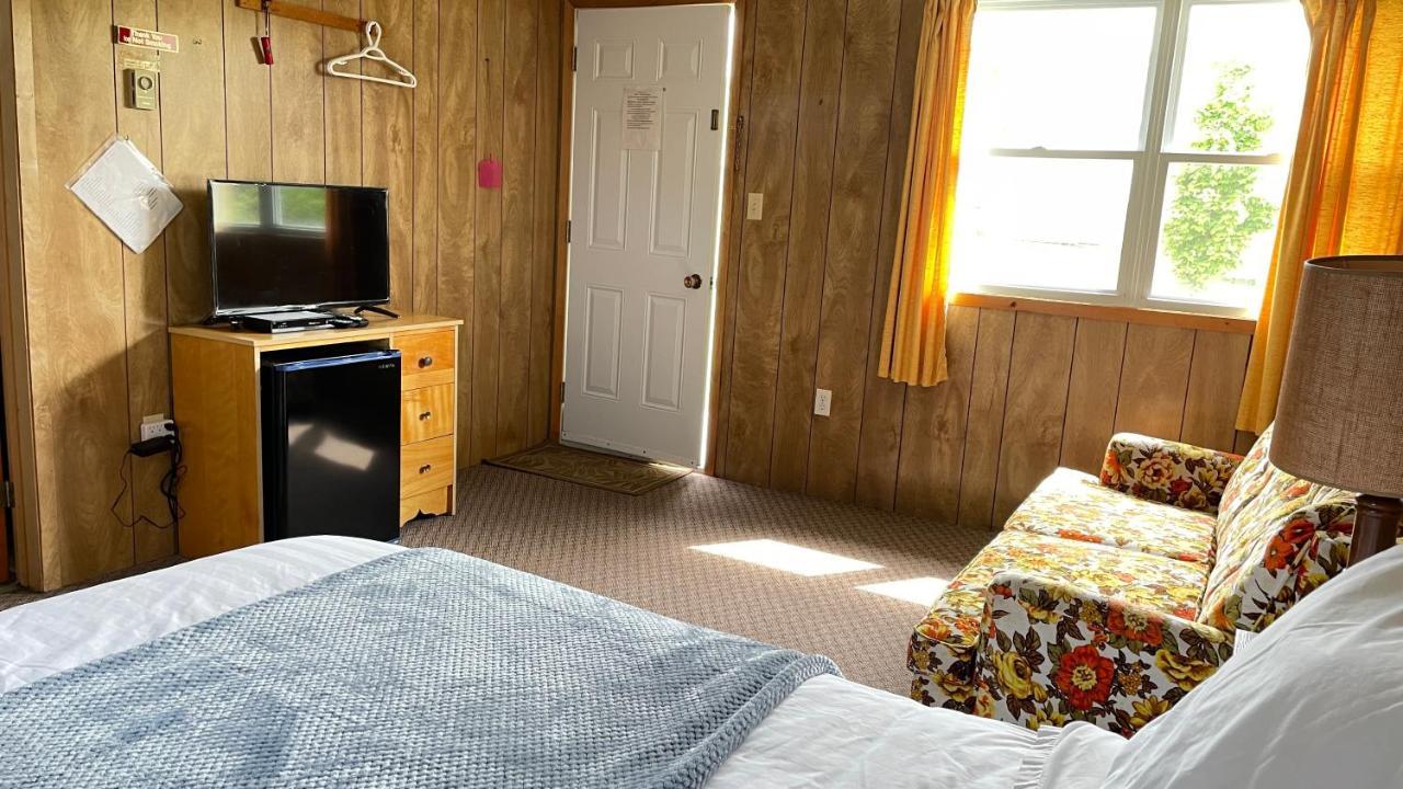 Surrey Rachel'S Motel And Cottages מראה חיצוני תמונה