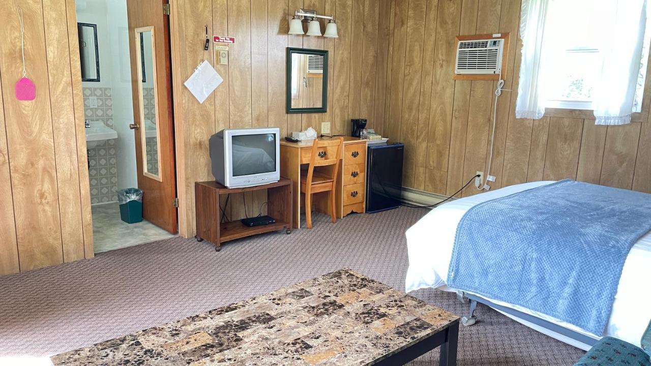 Surrey Rachel'S Motel And Cottages מראה חיצוני תמונה