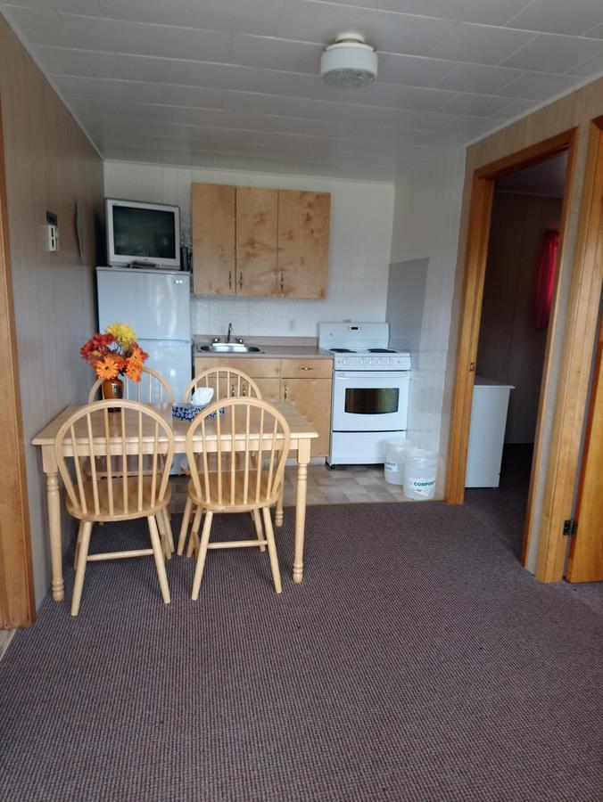 Surrey Rachel'S Motel And Cottages מראה חיצוני תמונה