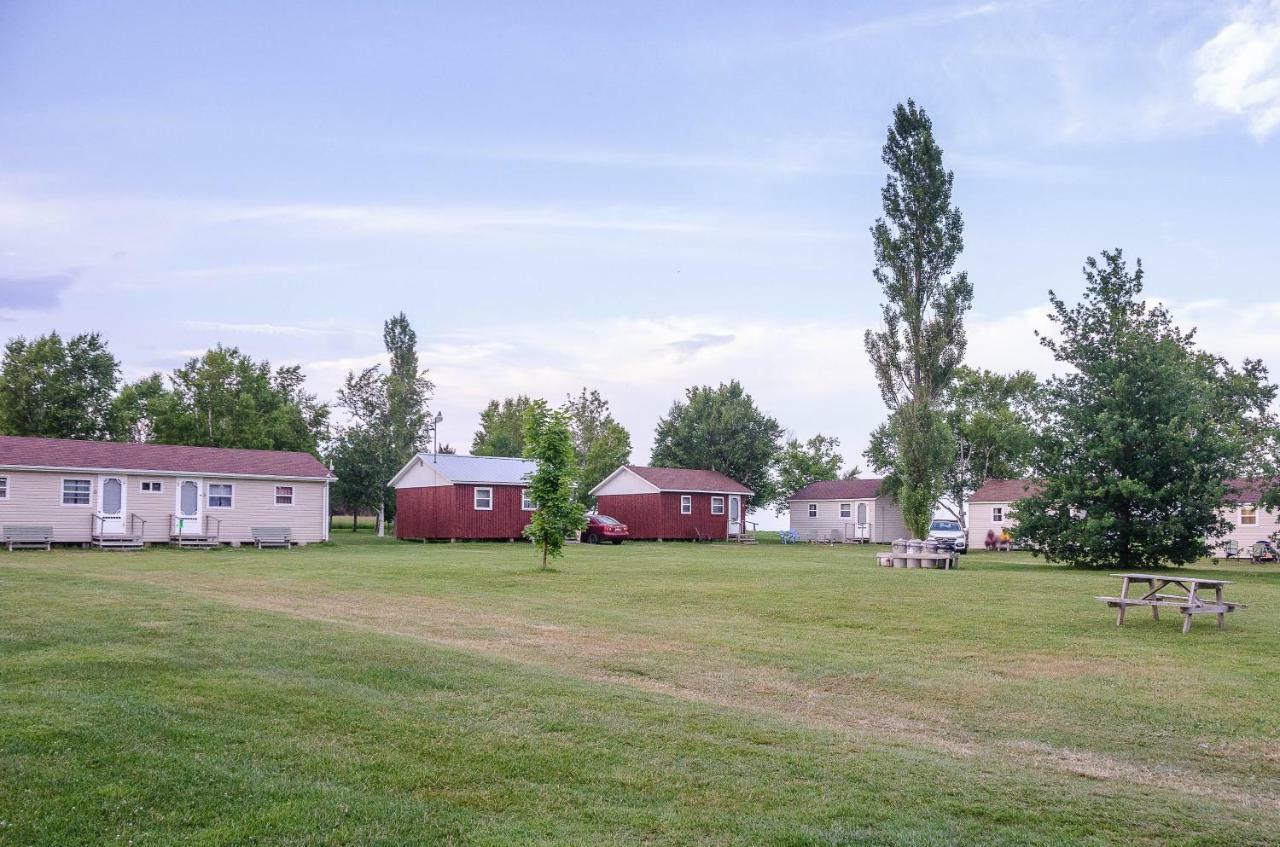Surrey Rachel'S Motel And Cottages מראה חיצוני תמונה